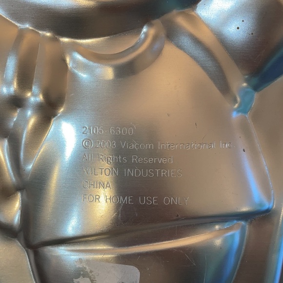 Dora The Explorer Cake Pan - Picture 3 of 3